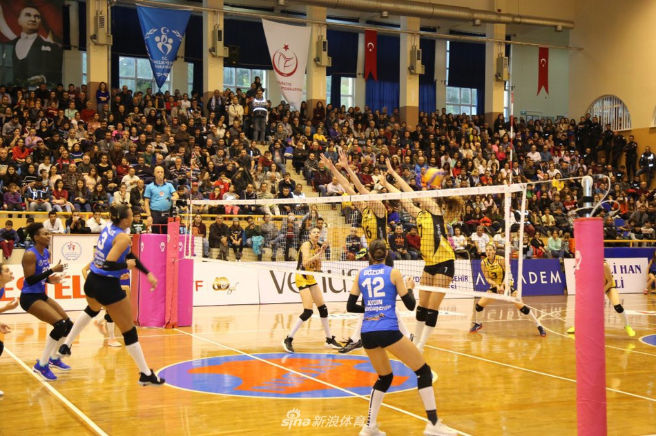 朱婷12分瓦基弗3-0艾登都会