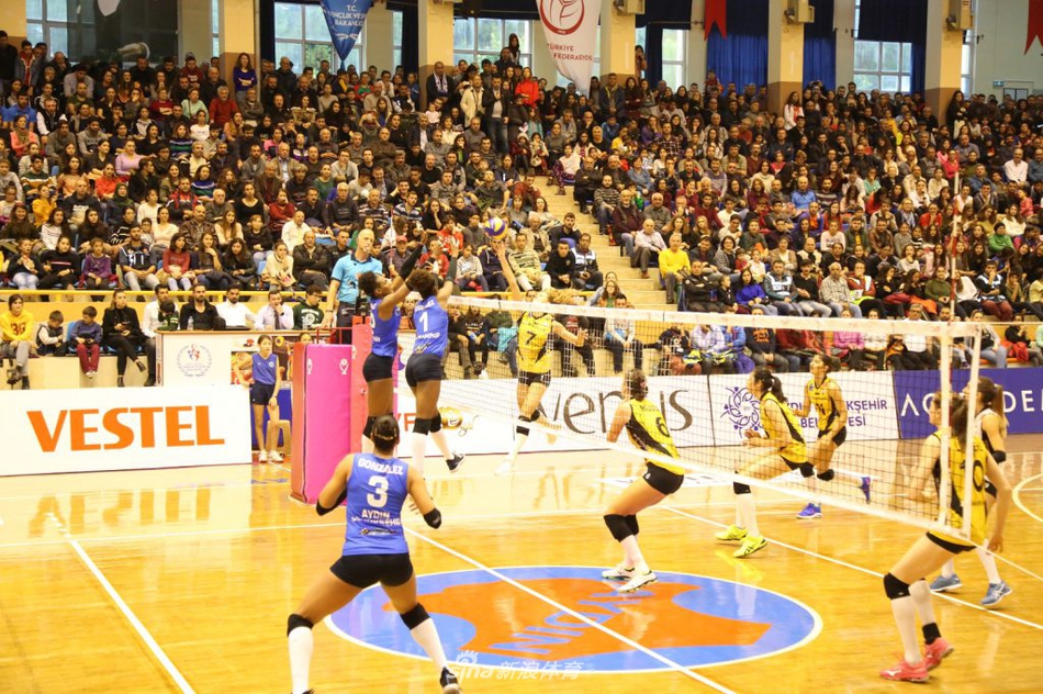 朱婷12分瓦基弗3-0艾登都会