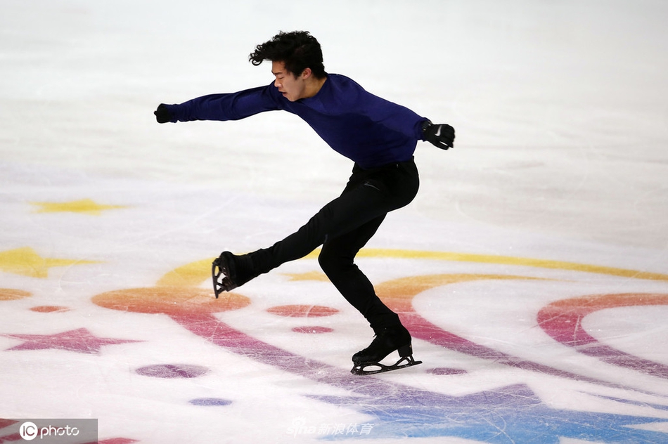 花滑大奖赛法国站陈巍赛前训练