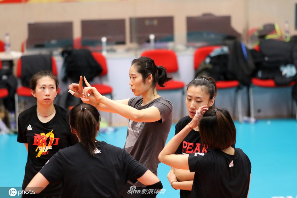 朱婷率天津训练备战 下轮战母队河南女排
