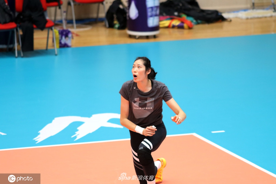 朱婷率天津训练备战 下轮战母队河南女排