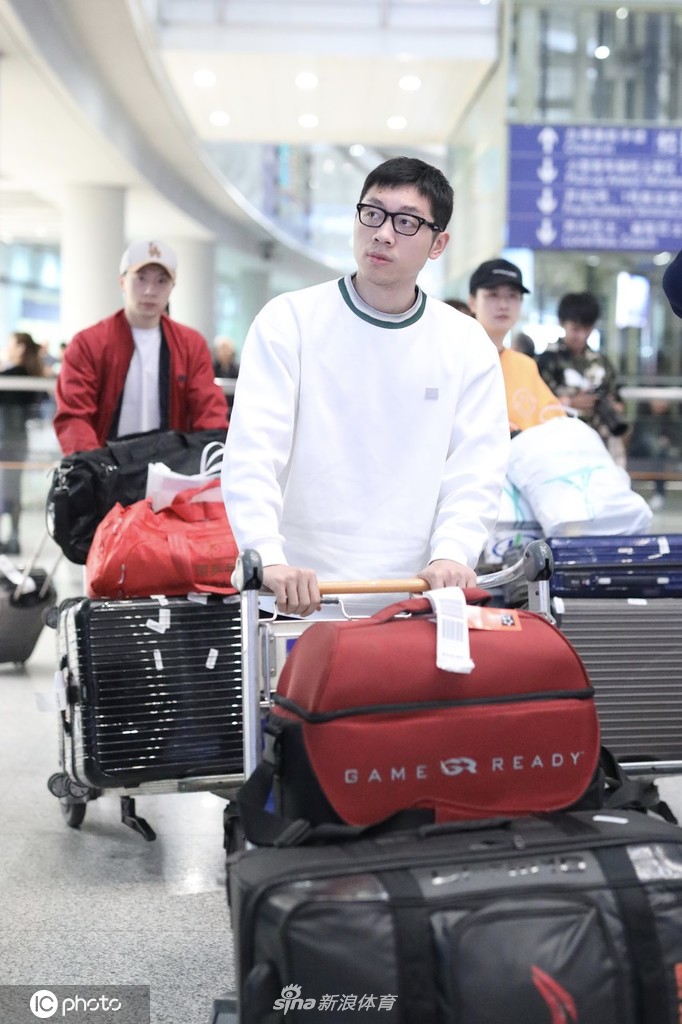 凯旋！马龙丁宁许昕率队抵京