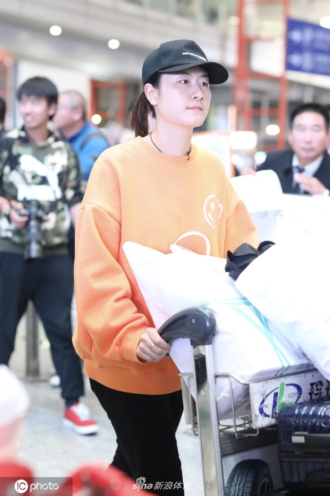 凯旋！马龙丁宁许昕率队抵京