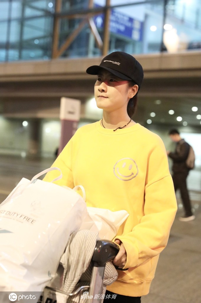 凯旋！马龙丁宁许昕率队抵京