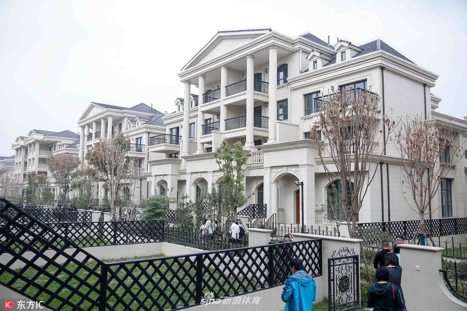 奥运冠军朱婷乔迁新居“燎锅底”