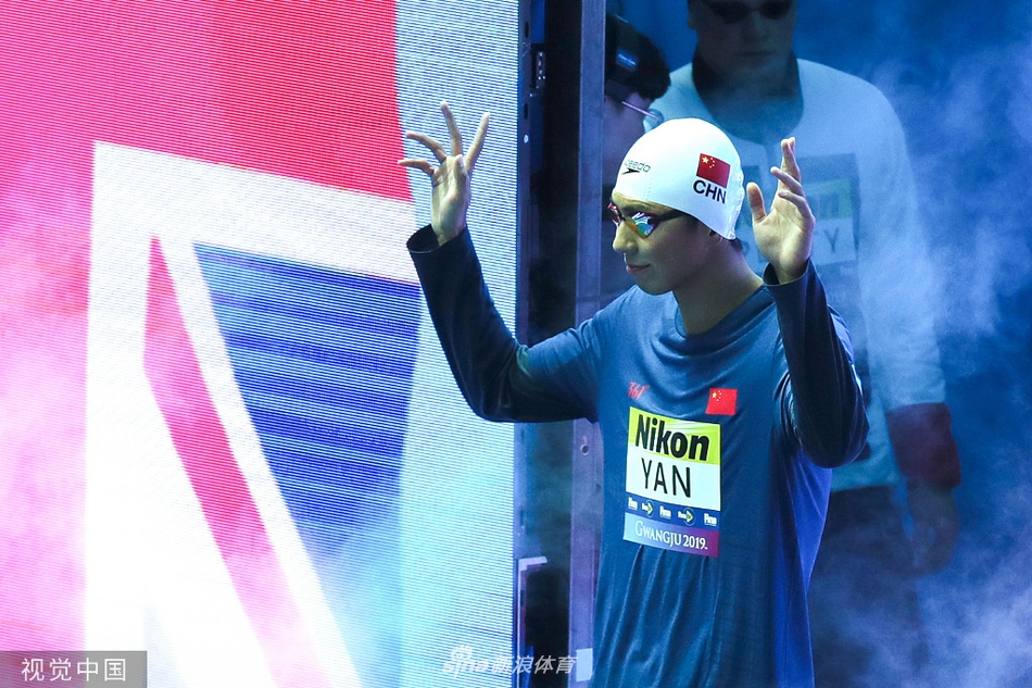 世锦赛100蛙皮蒂夺冠闫子贝第3