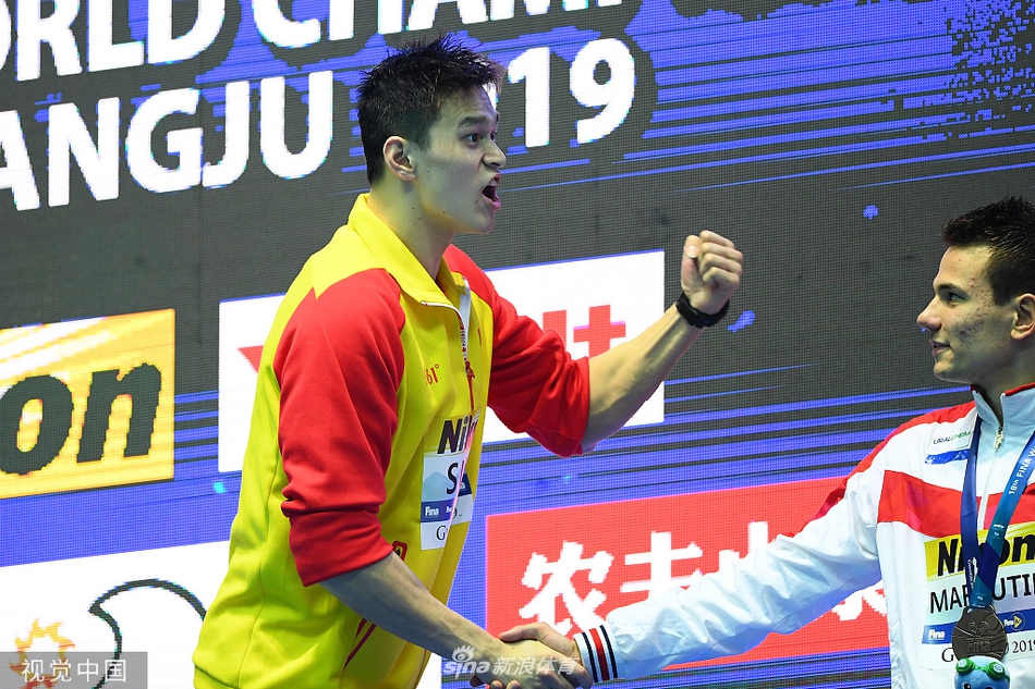 英名将效仿霍顿拒与孙杨合影