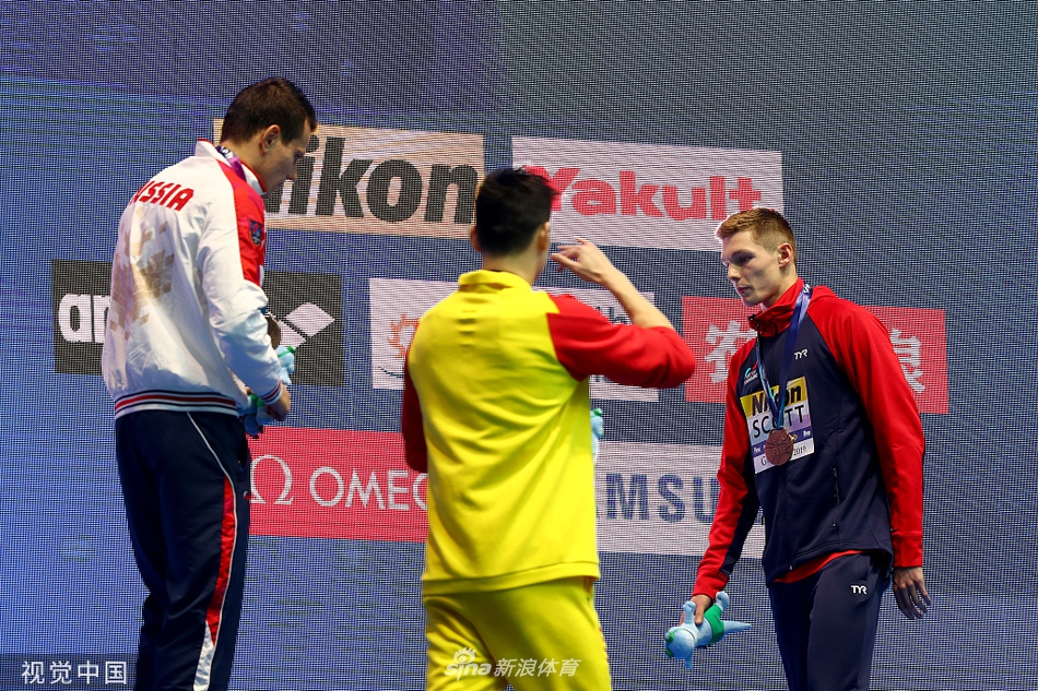 英名将效仿霍顿拒与孙杨合影