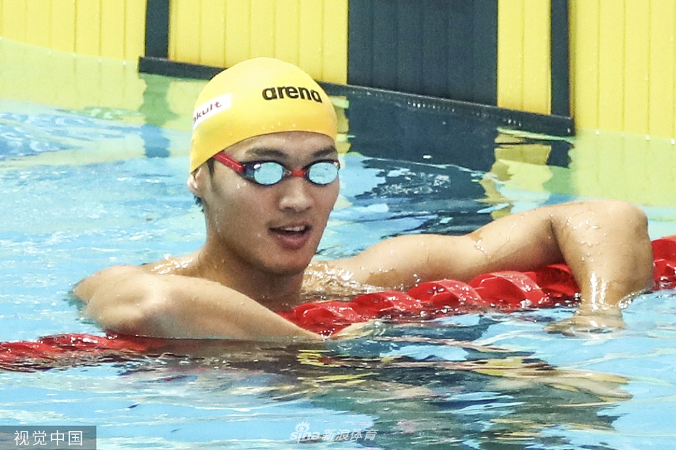 世锦赛200仰徐嘉余晋级半决赛