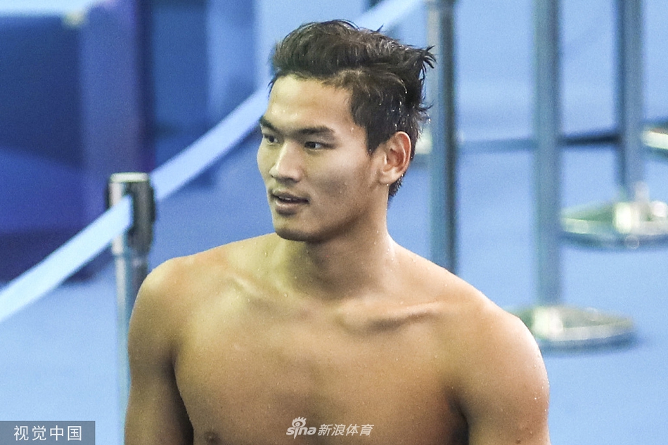 世锦赛200仰徐嘉余晋级半决赛