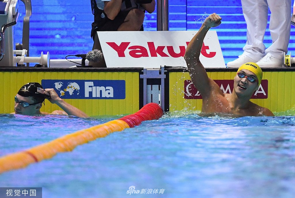世锦赛男子100仰徐嘉余霸气卫冕
