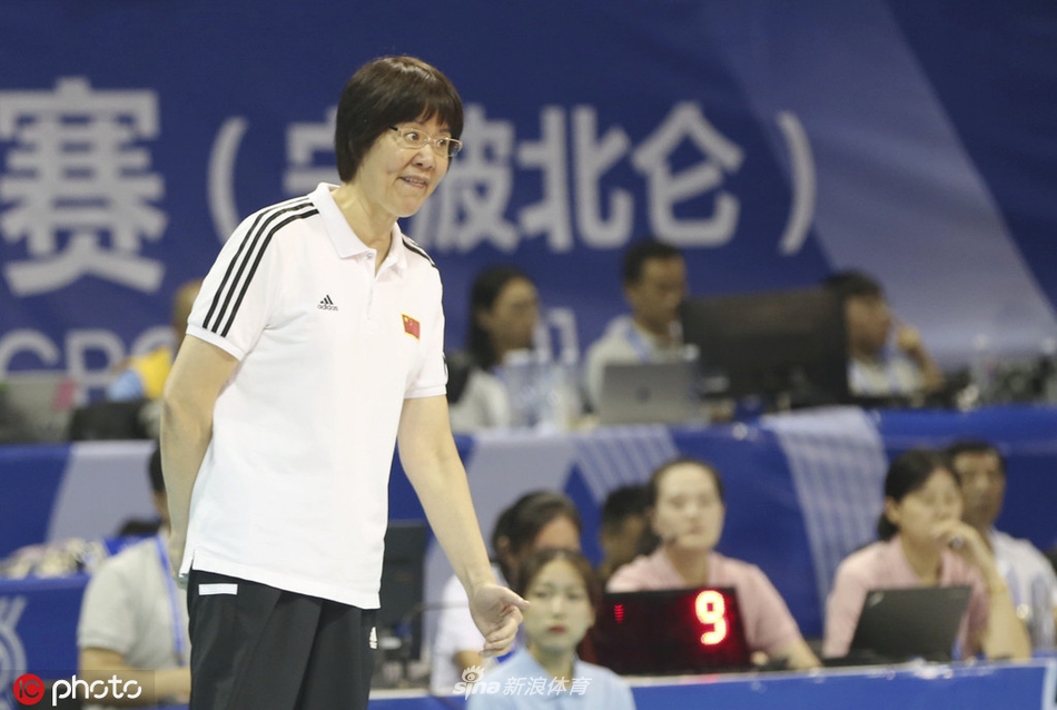 奥运资格赛郎平贡献“表情包”