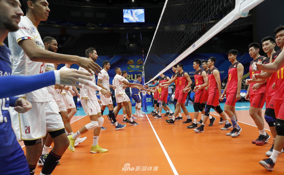 男排世锦赛中国队0-3不敌法国