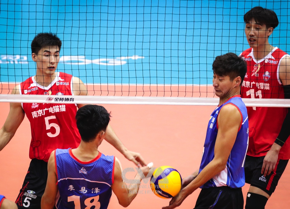 河南男排苦战五局3-2力克江苏