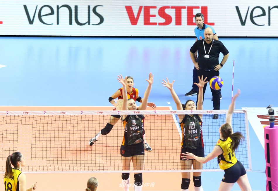 朱婷17分瓦基弗双杀加拉塔萨雷