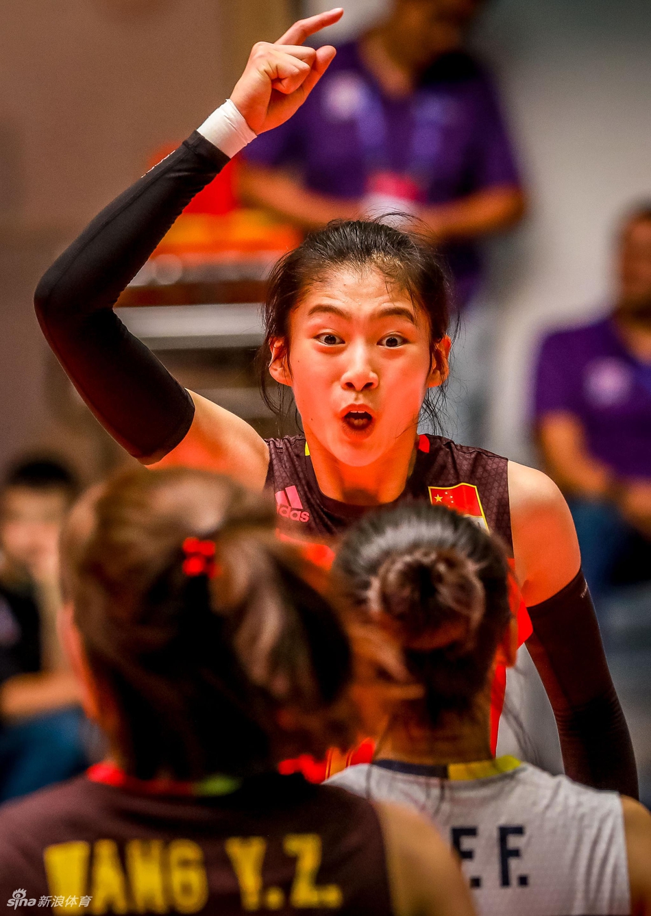 世青赛中国女排2-3不敌波兰