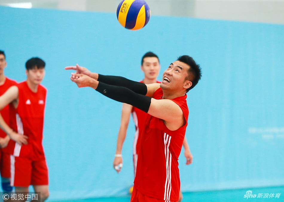 中国男排训练备战雅加达亚运会