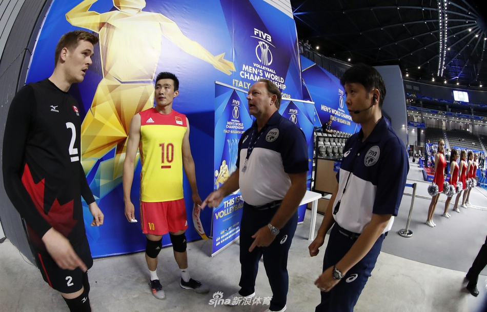 世锦赛中国男排1-3加拿大