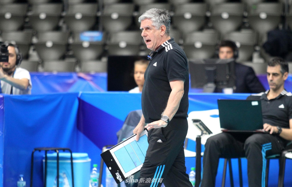 男排世锦赛中国队0-3不敌法国