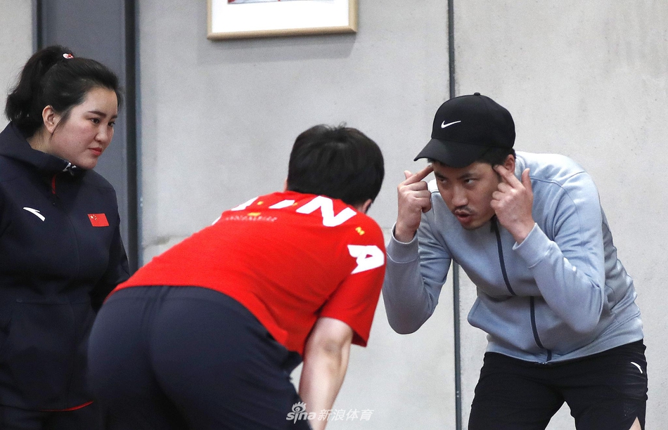 武大靖领衔短道速滑队在京集训