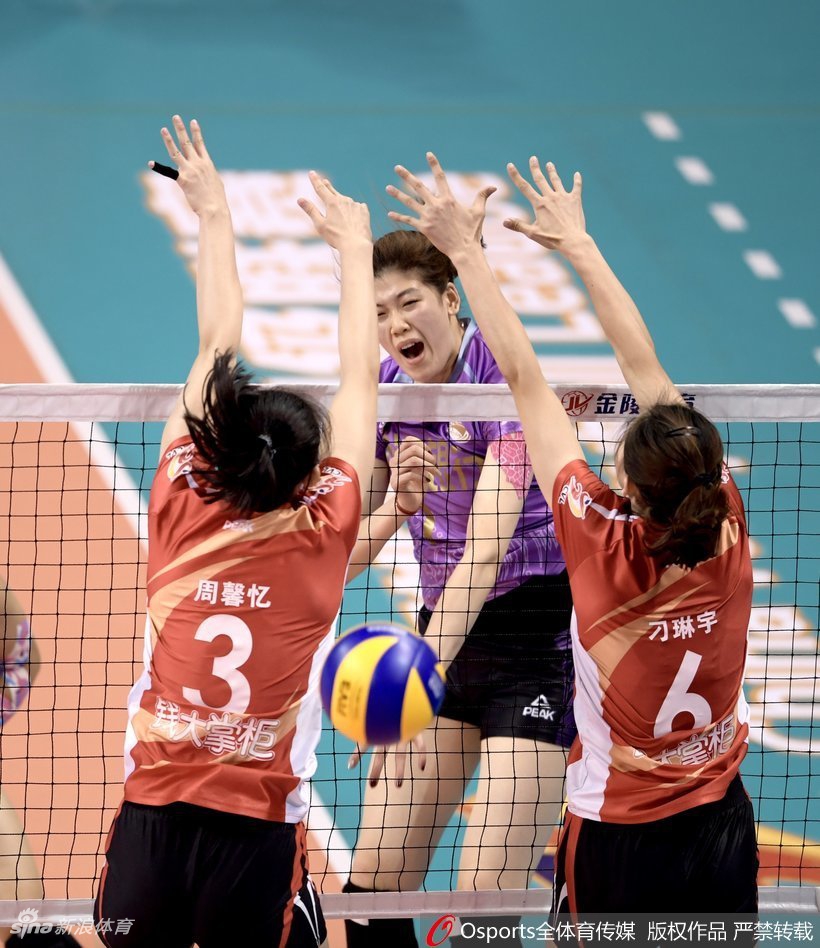 排超八强战江苏女排3-0天津女排