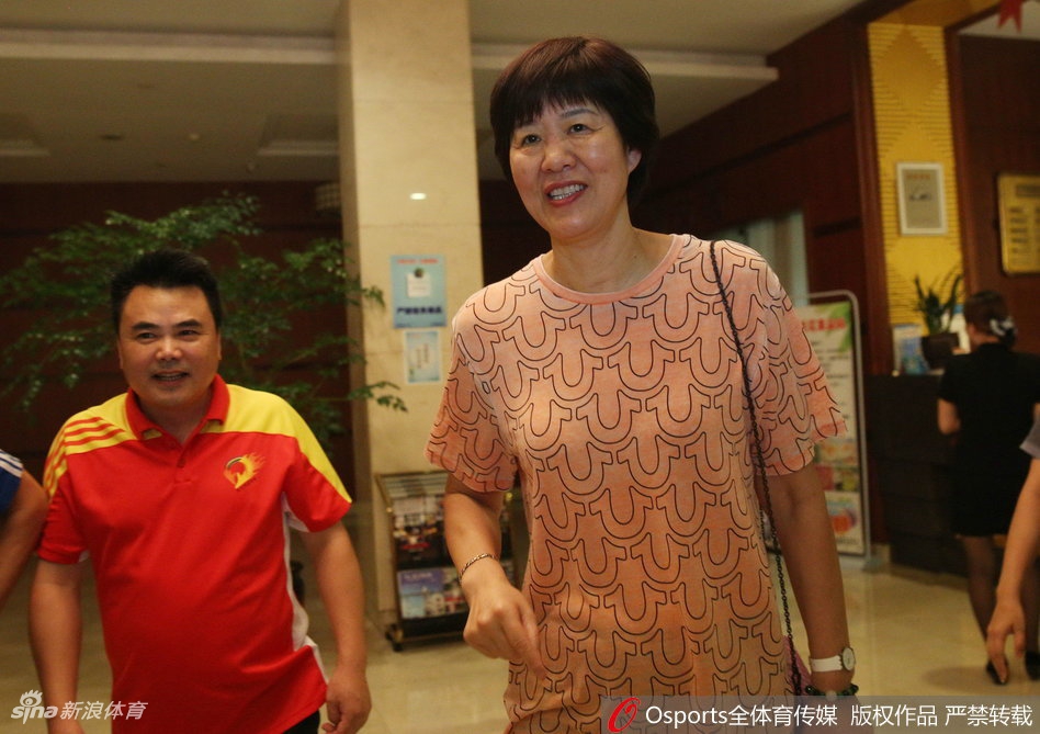 中国女排封闭集训结束返京