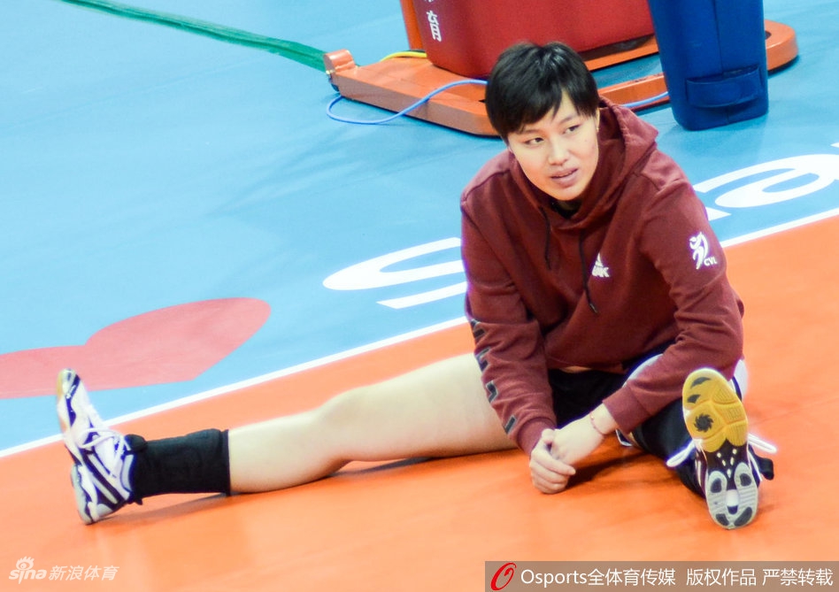 排超8强战北汽女排1-3山东女排