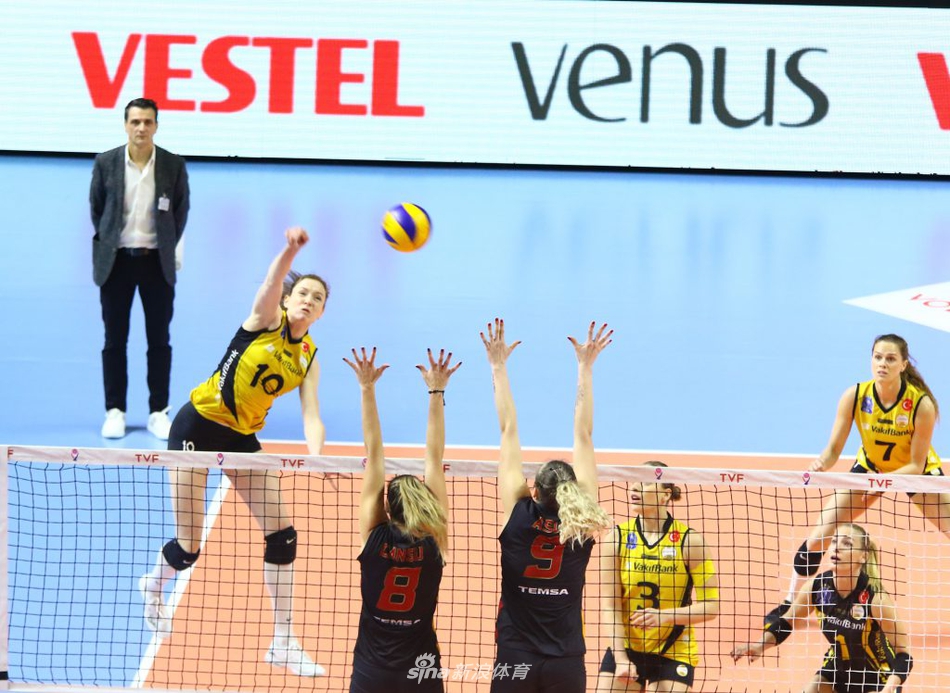 朱婷17分瓦基弗双杀加拉塔萨雷