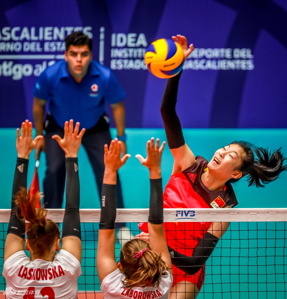 世青赛中国女排2-3不敌波兰