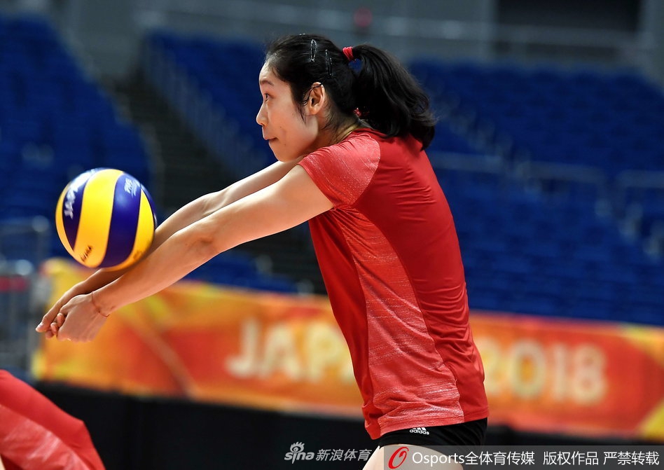 女排世锦赛半决赛中国队适应场地