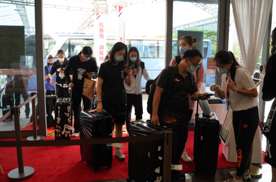 全锦赛13支女排队伍已全部集结