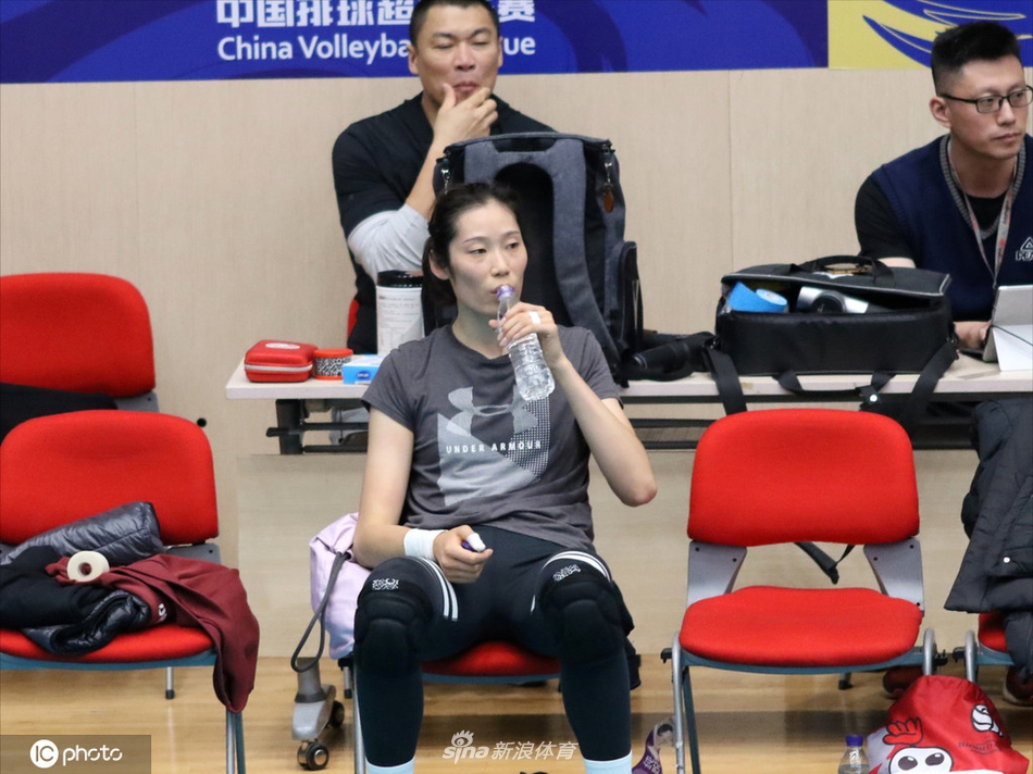 朱婷率天津训练备战 下轮战母队河南女排