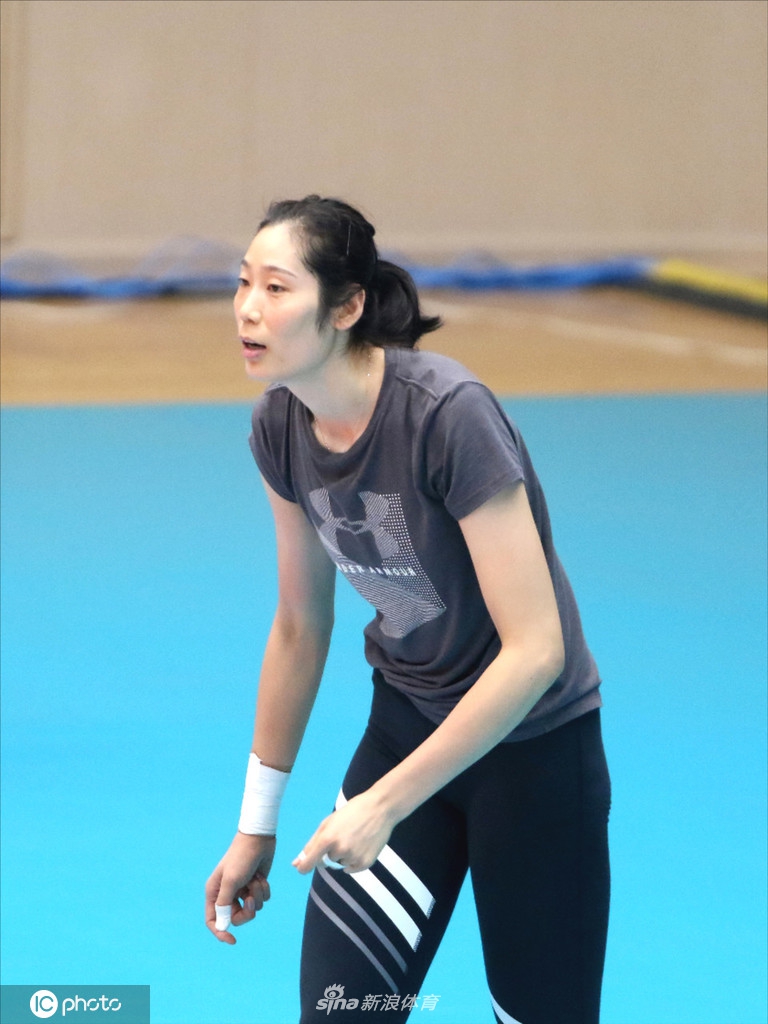 朱婷率天津训练备战 下轮战母队河南女排