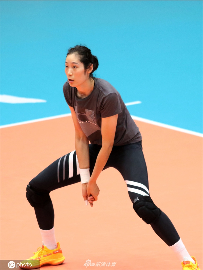 朱婷率天津训练备战 下轮战母队河南女排