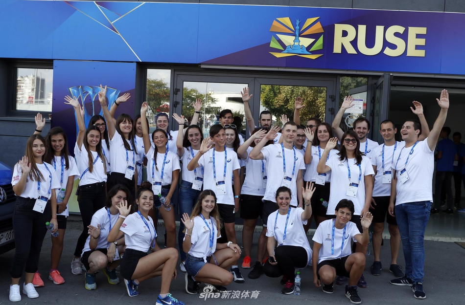 世锦赛中国男排1-3加拿大