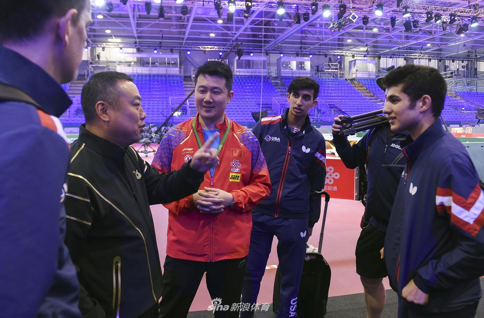 世乒赛中美乒乓球队赛前合练