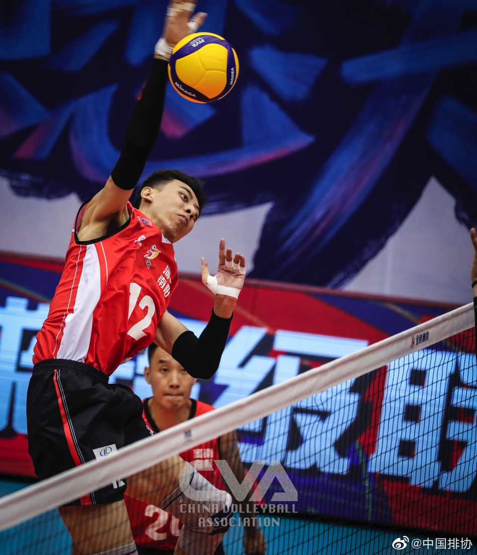 男排联赛上海3-1胜老牌劲旅河南