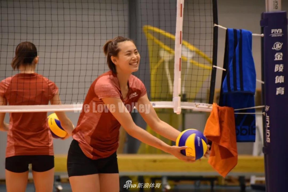 备战世锦赛中国女排北京开练