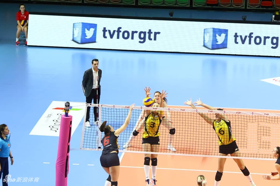 朱婷17分瓦基弗双杀加拉塔萨雷