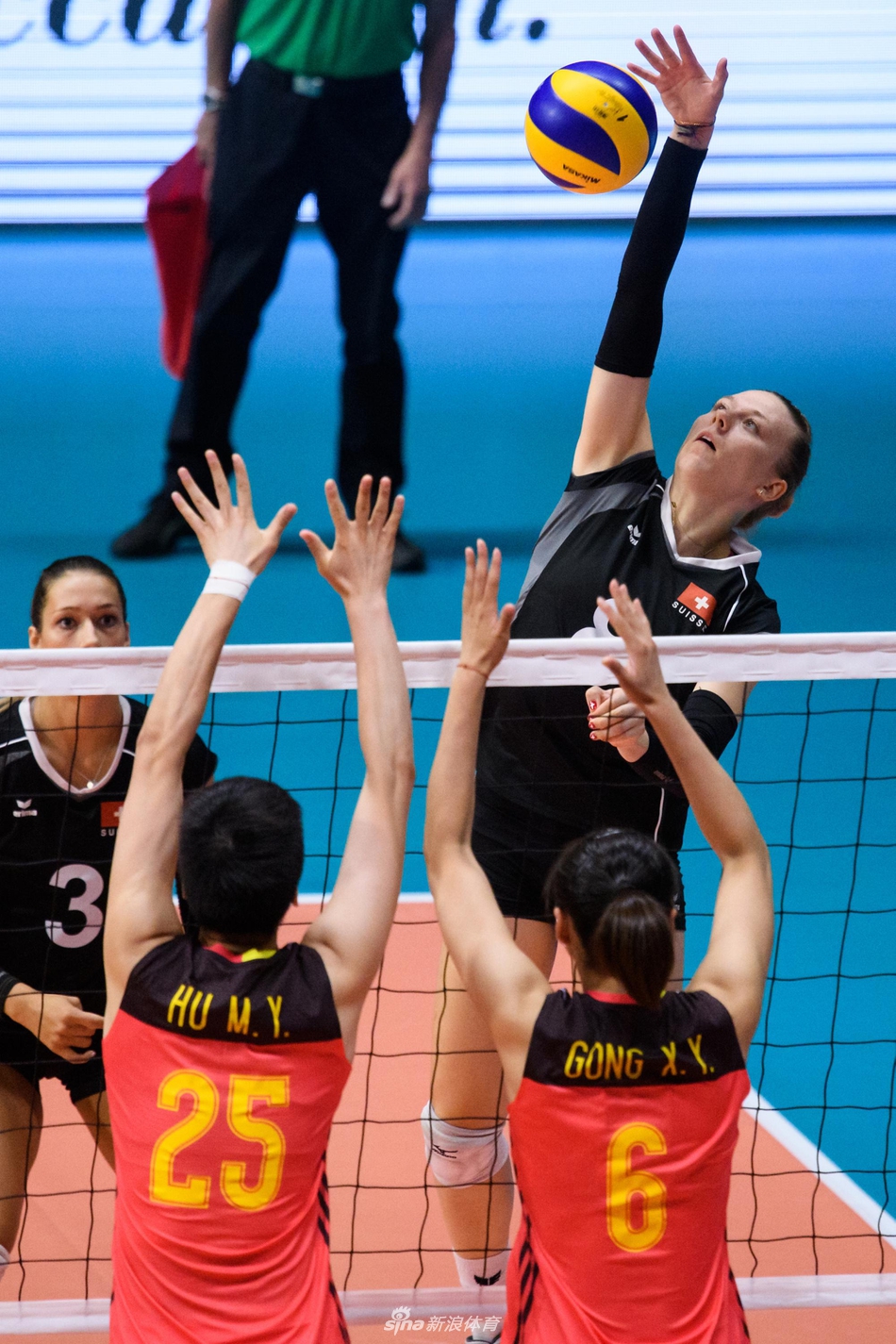 瑞士赛中国女排轻取对手迎开门红