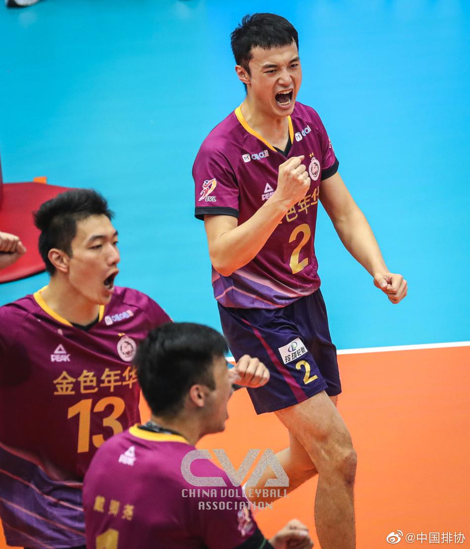 上海男排冠亚军决赛先下一城