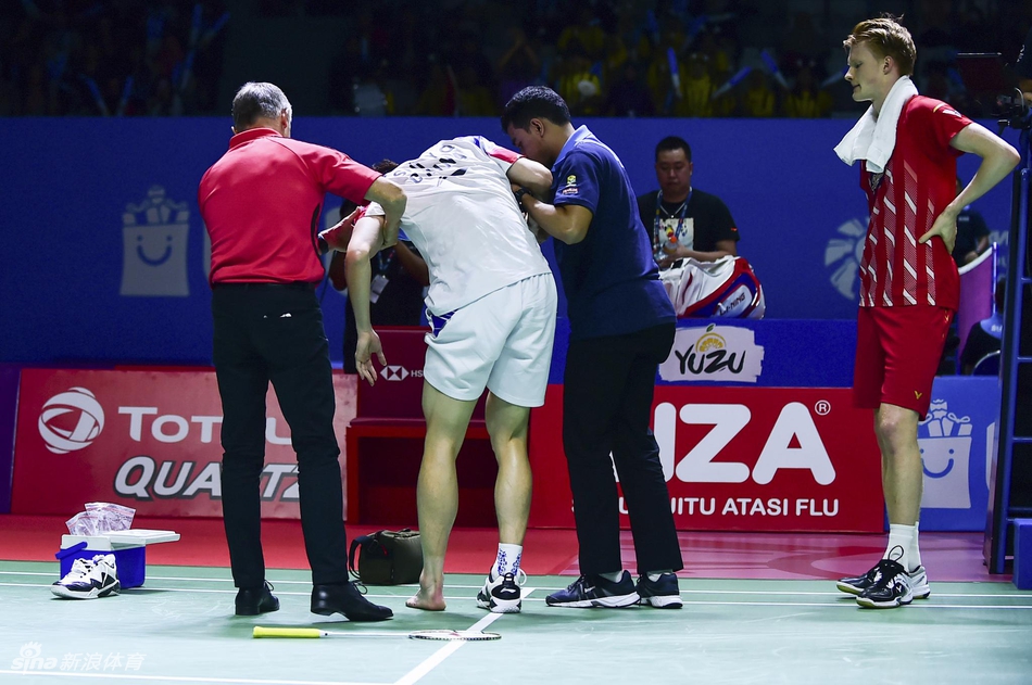 揪心！印尼赛石宇奇因伤退赛