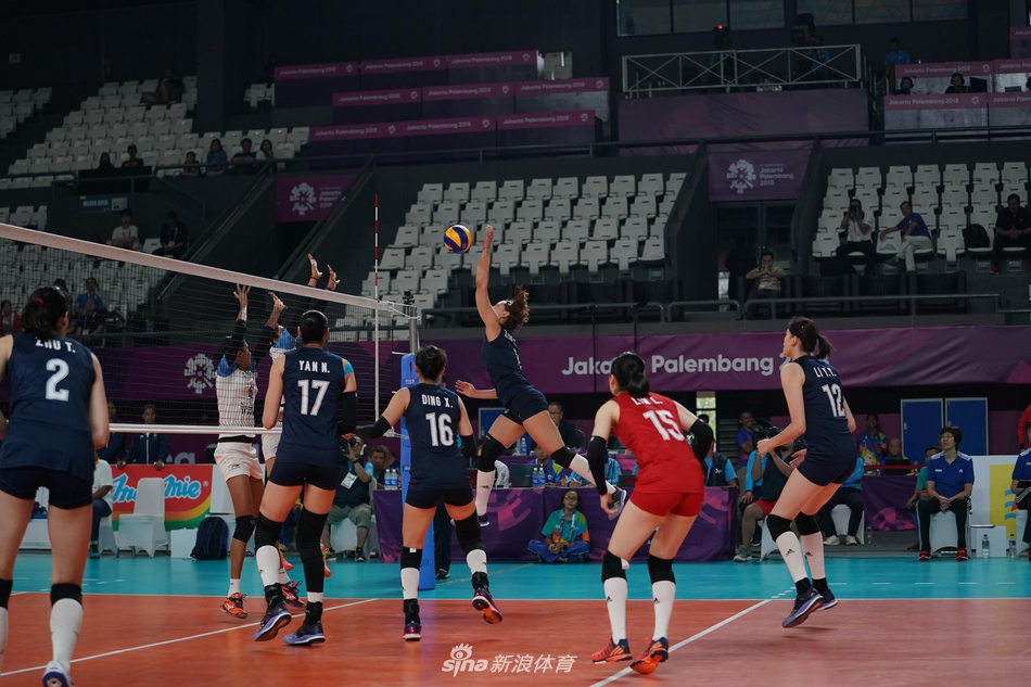 新浪体育直击中国女排完胜印度 小组头名出线
