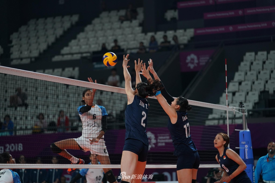 新浪体育直击中国女排完胜印度 小组头名出线