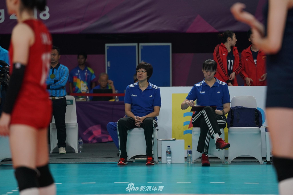 新浪体育直击中国女排完胜印度 小组头名出线