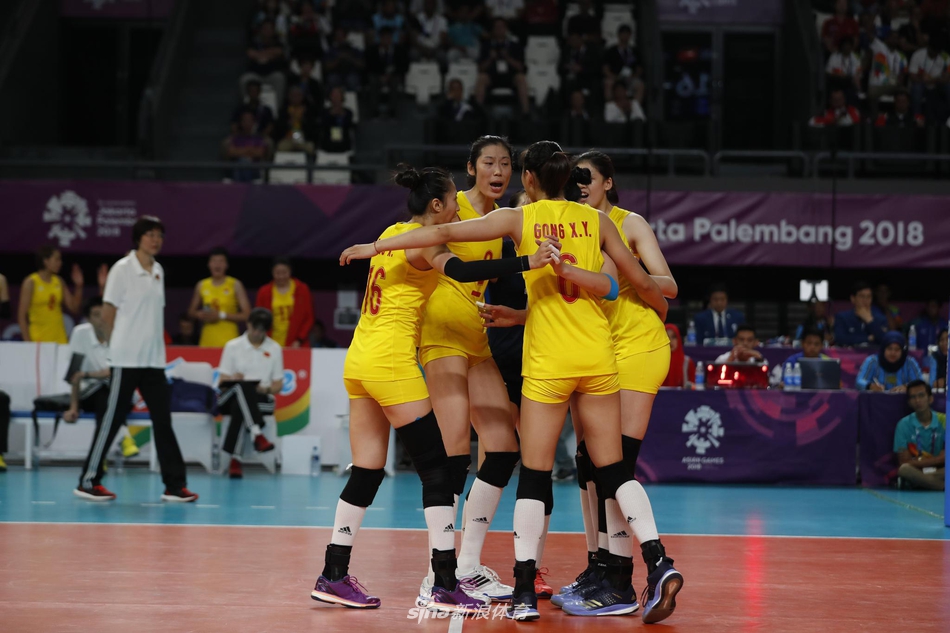新浪直击亚运女排半决赛中国3-0日本