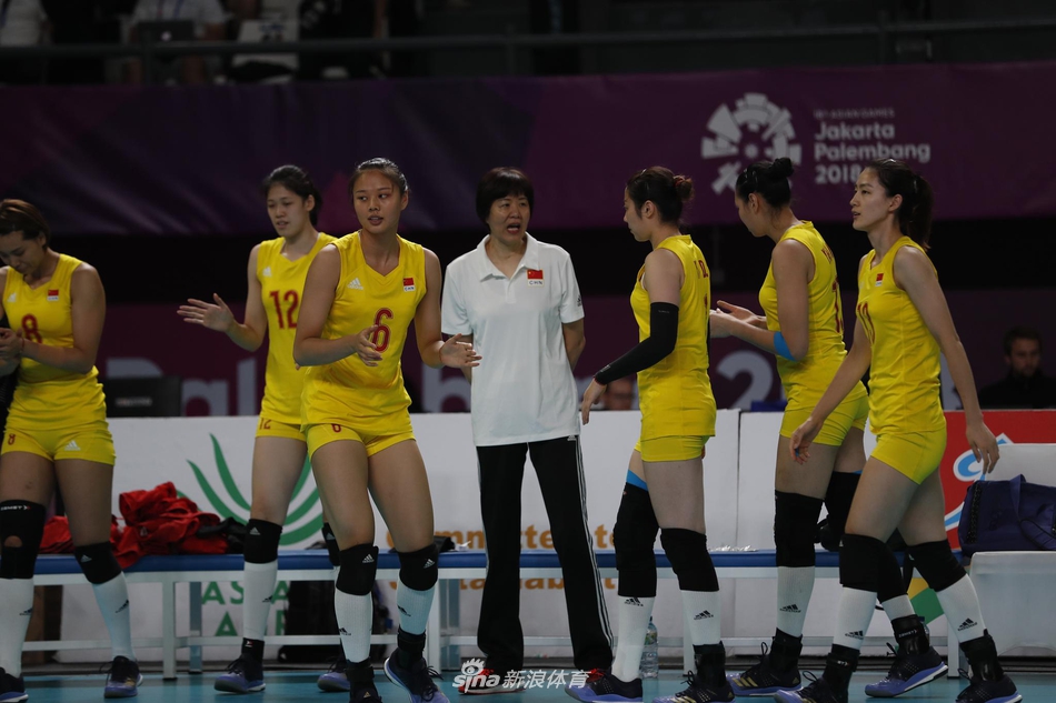 新浪直击亚运女排半决赛中国3-0日本