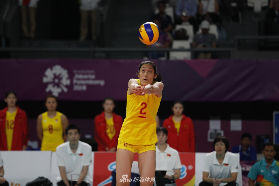 新浪直击亚运女排半决赛中国3-0日本