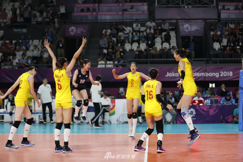 新浪直击亚运女排半决赛中国3-0日本