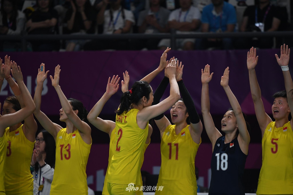 新浪直击亚运女排半决赛中国3-0日本